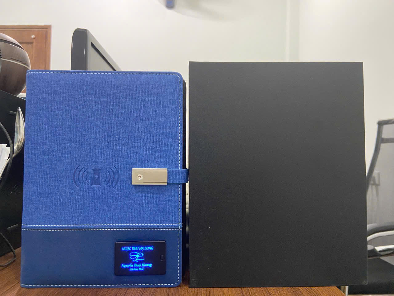 SỔ DA CAO CẤP CÓ MÀN HÌNH LED & KHÓA SỐ