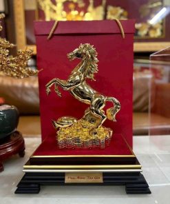 Tượng ngựa chiêu tài lộc